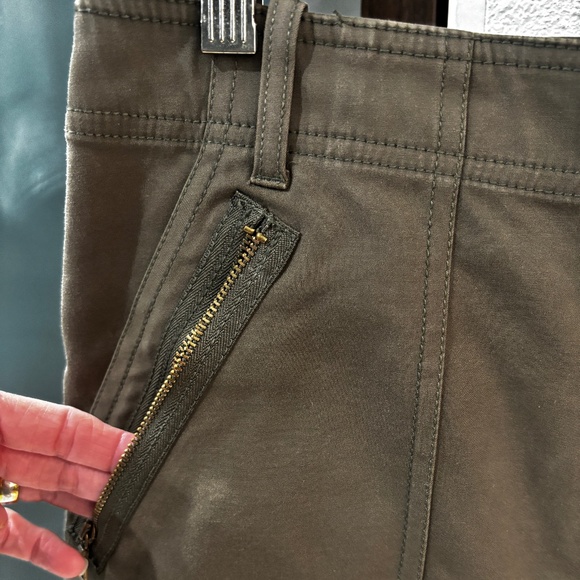 Club Monaco Mini Skirt - Olive/Army Green Size 6 - Picture 4 of 6